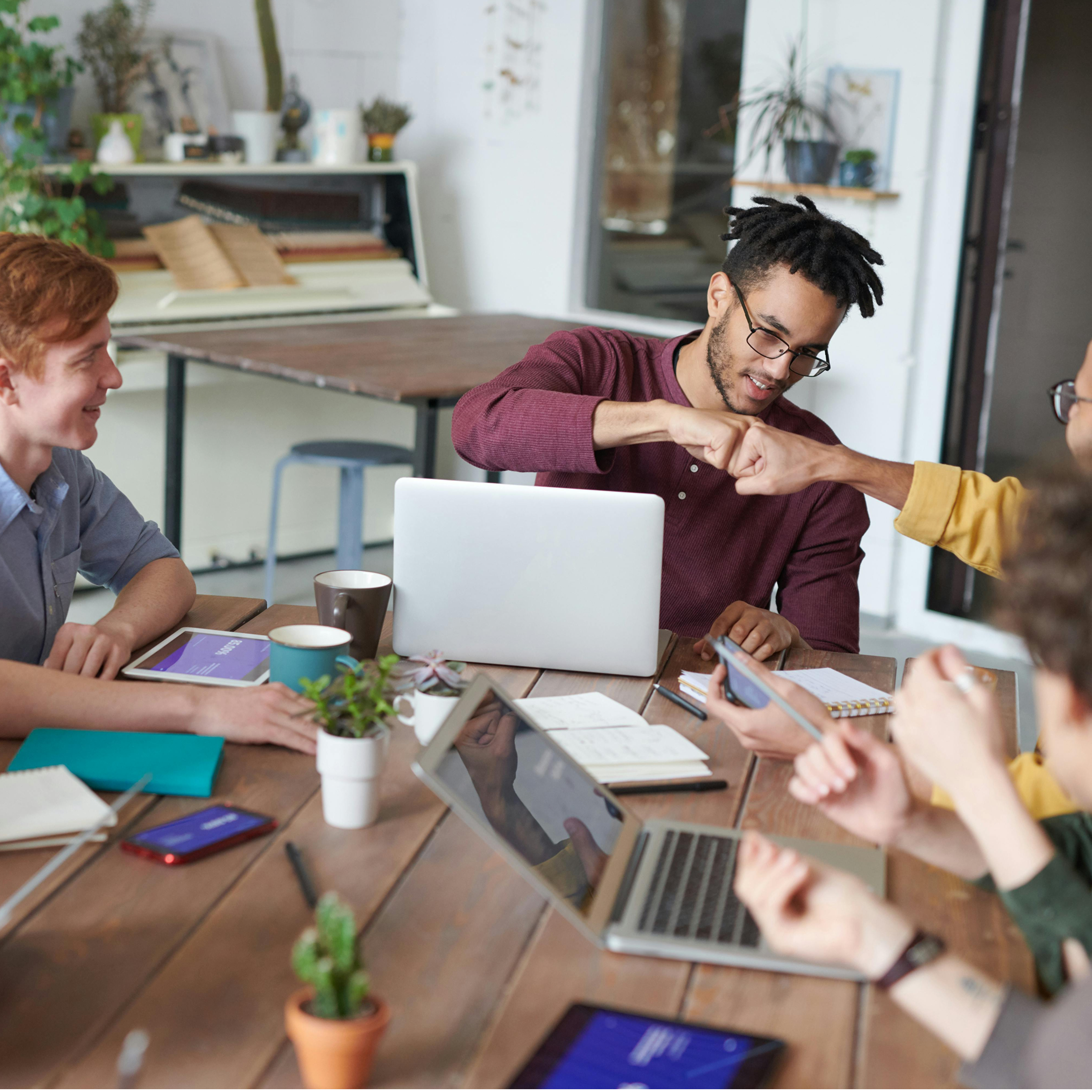 pexels-fauxels-3184302